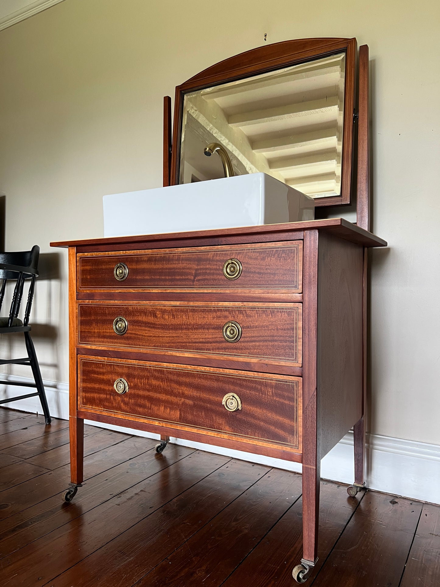 Vintage Light Bathroom Vanity Unit with mirror, sink unit Chest of Drawers.