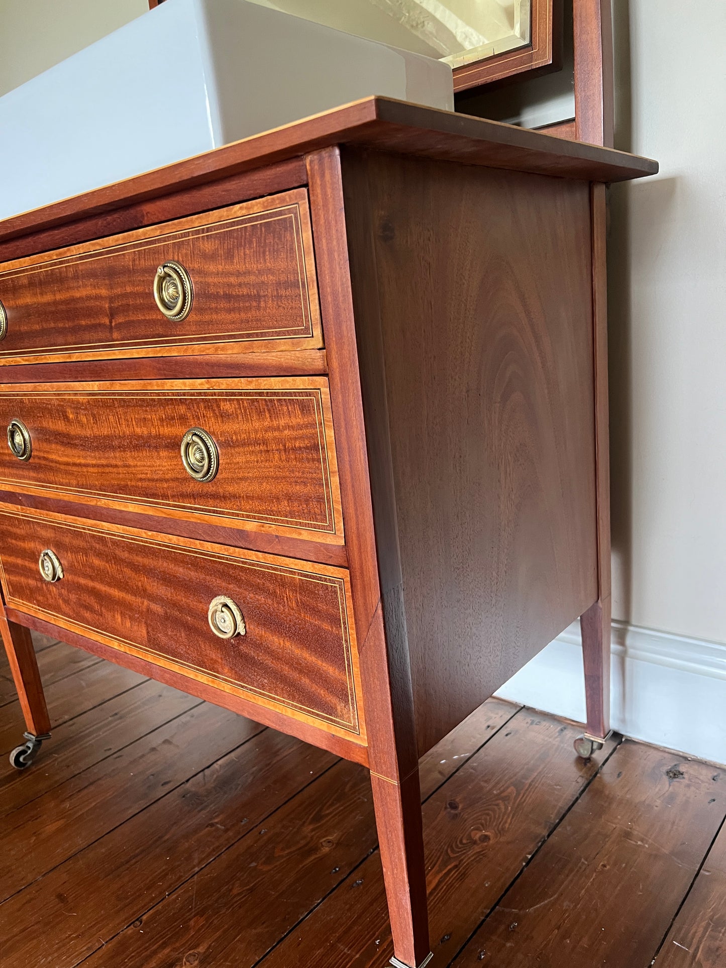 Vintage Light Bathroom Vanity Unit with mirror, sink unit Chest of Drawers.